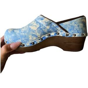 Sanita Clogs Womens Studded Sky Blue Leather SlipOns Size EU 35 US4 Nurse Shoes